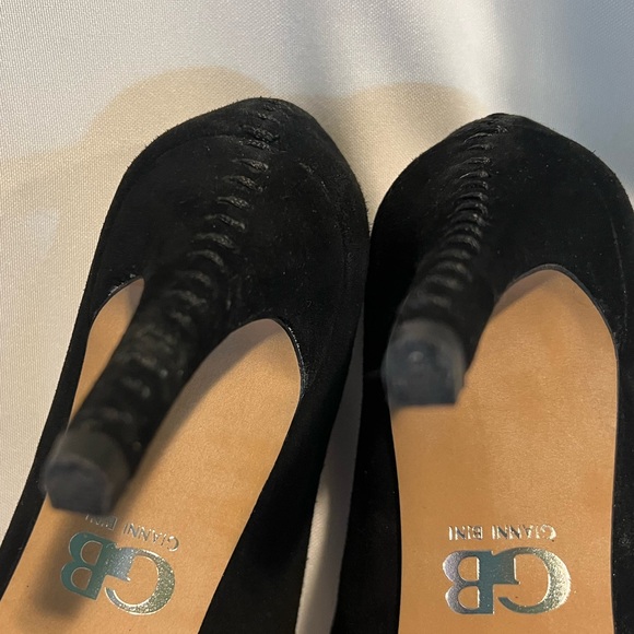 Gianni Bini Black Suede Heels - Picture 7 of 8